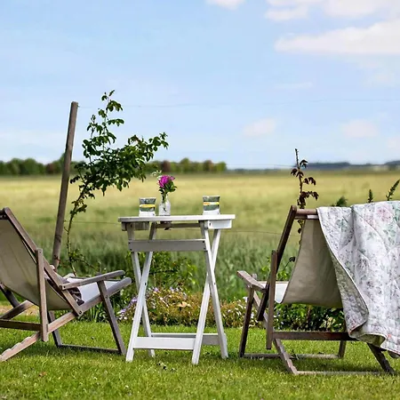 Surrounded By Beautiful Nature And Open Fields Ferienhaus